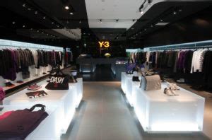 adidas y 3 stores